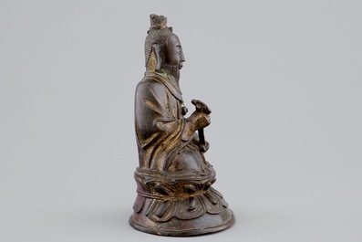 Un mod&egrave;le d'un sage assis au sceptre ruyi en bronze, Chine, Dynastie Ming