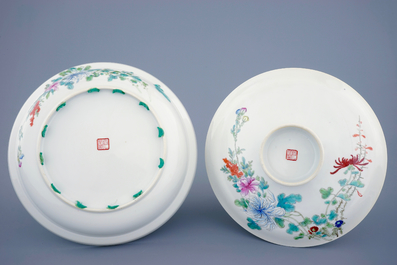Un bol et son couvercle en porcelaine de Chine famille rose, marque de Jurentang, R&eacute;publique (1912-1949)