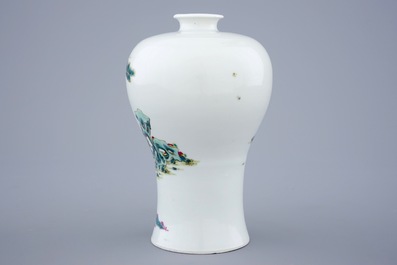 A fine Chinese famille rose meiping vase with a figurative scene, 19/20th C.