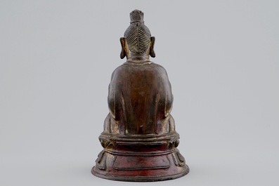 Un mod&egrave;le d'un sage assis au sceptre ruyi en bronze, Chine, Dynastie Ming