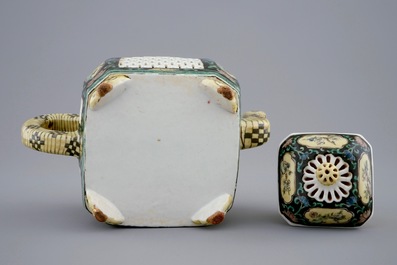 A double-walled reticulated Chinese famille noire teapot, 18/19th C.