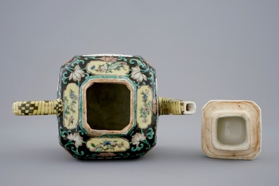 A double-walled reticulated Chinese famille noire teapot, 18/19th C.