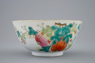 A Chinese famille rose vase with applied flowers and a bowl, 19th C.