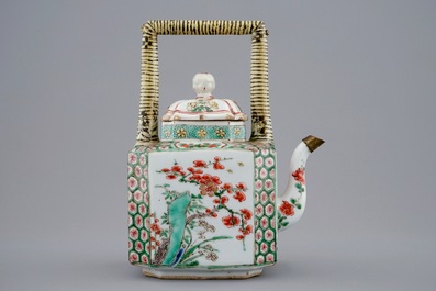 A Chinese famille verte teapot and a plate with fish, Kangxi