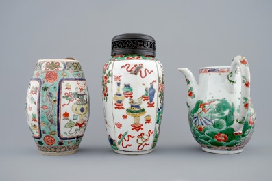 Three Chinese famille verte pieces: a chocolate jug, a vase and a beer mug, Kangxi
