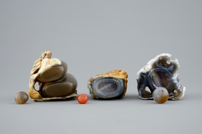 Un lot de 3 tabati&egrave;res en agate, Chine, 20&egrave;me
