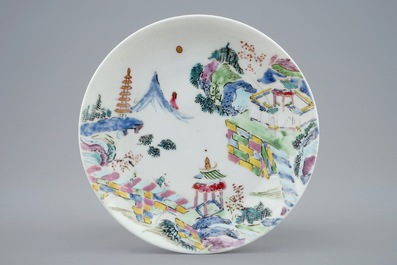 Un pot &agrave; lait et une soucoupe en porcelaine de Chine famille rose, Yongzheng, 1723-1735