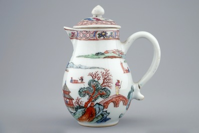 Un pot &agrave; lait et une soucoupe en porcelaine de Chine famille rose, Yongzheng, 1723-1735