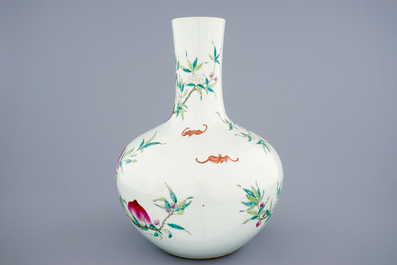 A fine Chinese famille rose tianqiuping "Nine peaches" vase, Guangxu mark, 19/20th C.