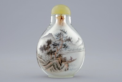 Une tabati&egrave;re en verre peint &agrave; l'int&eacute;rieur, Chine, 20&egrave;me