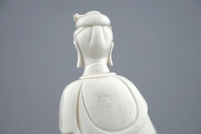 Een Chinese blanc de Chine Guanyin met reli&euml;fmerk, 18e eeuw