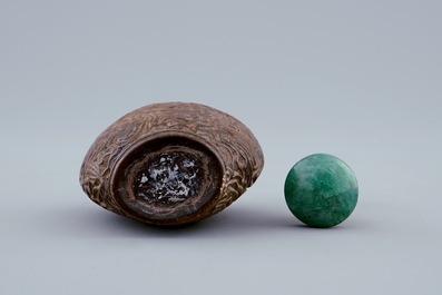 A Chinese carved bamboo snuff bottle, 19/20th C.