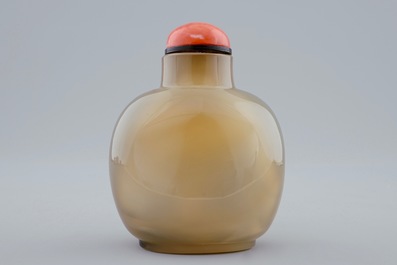 Une tabati&egrave;re en agate, Chine, 18/19&egrave;me