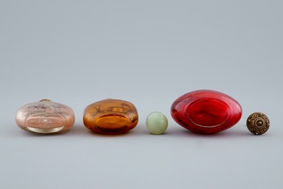 A set of 6 various Chinese glass and porcelain snuff bottles, 19/20th C.