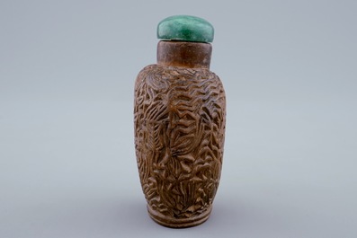 A Chinese carved bamboo snuff bottle, 19/20th C.