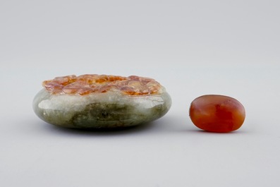 Un lot de 4 tabati&egrave;res en jade et verre, Chine, 18/20&egrave;me