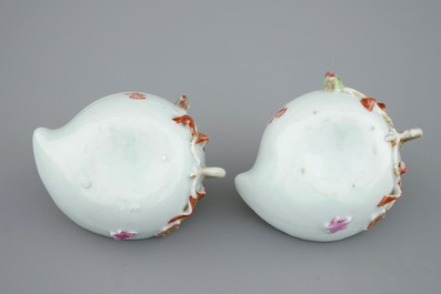A pair of Chinese famille rose leaf-shaped cups and saucers, Qianlong, 18th C.
