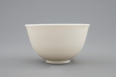 Een Chinees blanc de Chine Dehua kopje, Kangxi