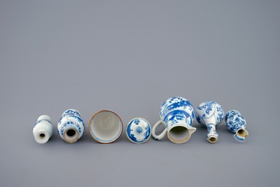 Un lot de 6 pi&egrave;ces en porcelaine de Chine bleu et blanc, Kangxi
