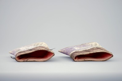 Une paire de chaussures chinoises, 19/20&egrave;me