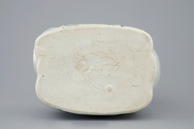 A blue and white Chinese elephant-shaped kendi, Ming Dynasty, Wanli, 1573-1619
