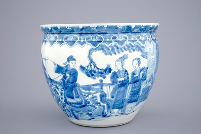A small Chinese blue and white fish bowl, 19/20th C.