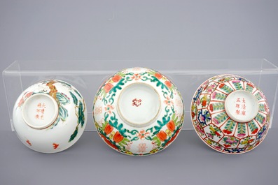 Een lot van 10 diverse Chinese famille rose en Bencharong kommen, 19/20e eeuw
