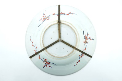 Two very large Japanese Imari dishes, 17/18th C.