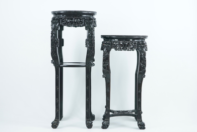 Deux grands socles chinois en bois sculpt&eacute; et marbre, 19&egrave;me