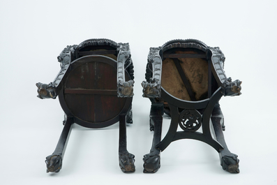 Deux grands socles chinois en bois sculpt&eacute; et marbre, 19&egrave;me