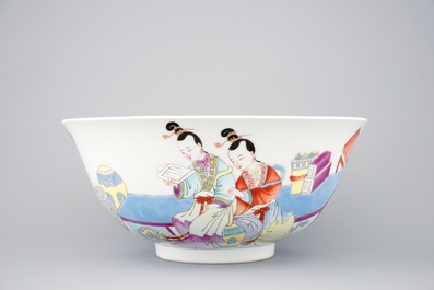 Un bol en porcelaine de Chine famille rose, marque Yongzheng, 19/20&egrave;me