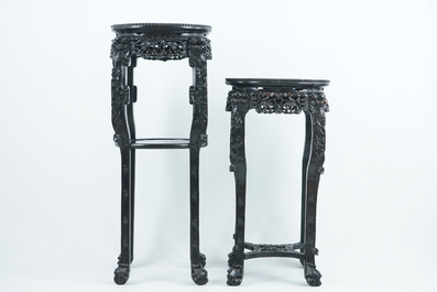 Deux grands socles chinois en bois sculpt&eacute; et marbre, 19&egrave;me