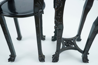 Deux grands socles chinois en bois sculpt&eacute; et marbre, 19&egrave;me