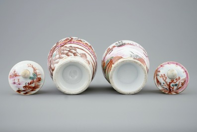 Twee Chinese famille rose theebussen met Europese voorstellingen, Qianlong, 18e eeuw