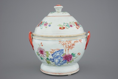 A Chinese famille rose 39-piece service with a tureen on stand, Qianlong, 18th C.