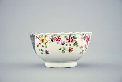 Een set van 8 grote Chinese famille rose koppen en 6 schotels met decor van tabaksbladeren, Qianlong, 18e eeuw
