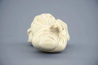 A Chinese Dehua blanc de Chine model of Guanyin, 18th C.