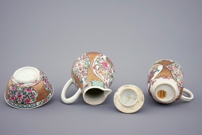 Une partie d'une service &agrave; th&eacute; en porcelaine de Chine famille rose et dor&eacute;, Yongzheng, 1723-1735