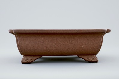 Une jardini&egrave;re rectangulaire en gr&egrave;s de Yixing avec cachet, 19/20&egrave;me