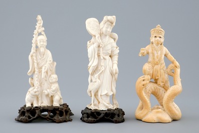 Een set van 3 Chinese en Indiase ivoren figuren, begin 20e eeuw