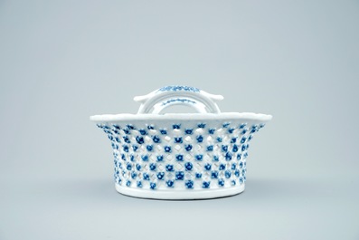 A Chinese blue and white pierced basket on stand, Qianlong, 18th C.