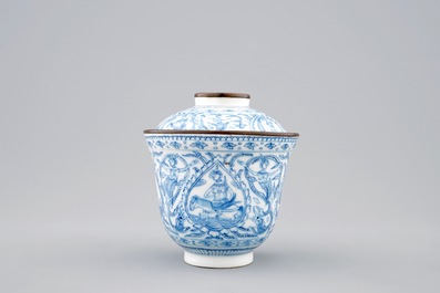 A Chinese blue and white covered Bencharong bowl for the Thai Market, 18/19th C.