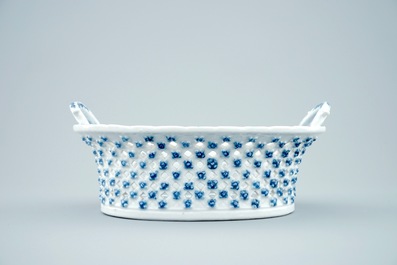 A Chinese blue and white pierced basket on stand, Qianlong, 18th C.