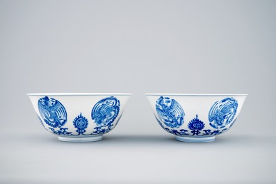 A pair of fine Chinese blue and white phoenix bowls, Kangxi
