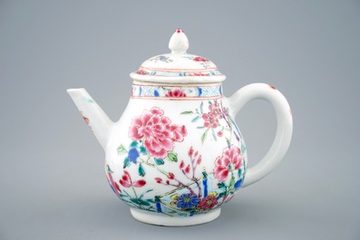 A Chinese famille rose teapot and cover with mandarin ducks, Yongzheng, 1723-1735