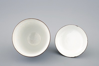 A Chinese blue and white covered Bencharong bowl for the Thai Market, 18/19th C.