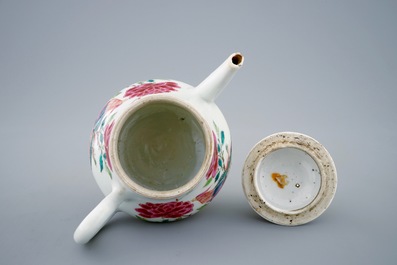 A Chinese famille rose teapot and cover with pheasants, Yongzheng, 1723-1735