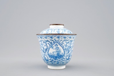 A Chinese blue and white covered Bencharong bowl for the Thai Market, 18/19th C.