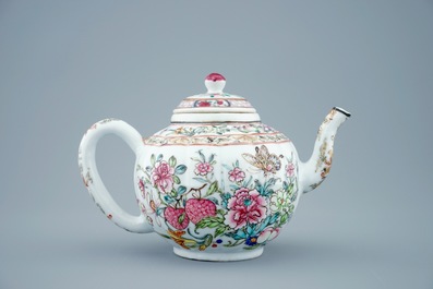 A Chinese famille rose teapot and 2 eggshell cups, Yongzheng, 1723-1735