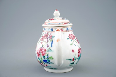 A Chinese famille rose teapot and cover with mandarin ducks, Yongzheng, 1723-1735